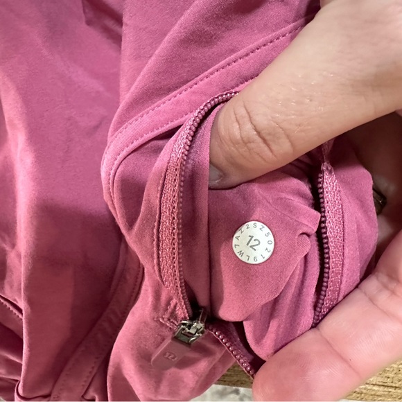 Tracker short V 4” - Picture 2 of 2